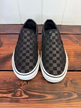Vans Classic Slip-On Checkerboard Sneakers – Men’s 10.5 / Women’s 12